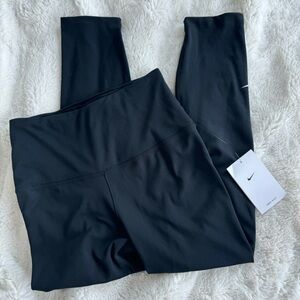 Nike cropped leggings